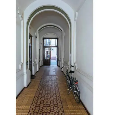 Star Dust Loft With Mezzanine & Ac - Old Town Apartamento *